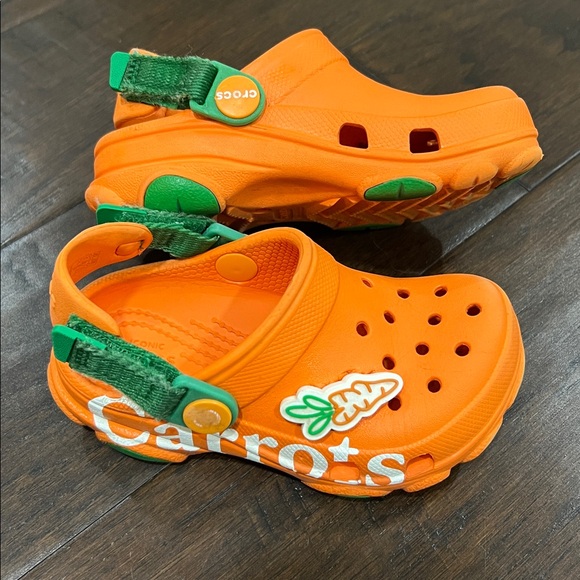 CROCS  Carrots kids size 9 - Picture 2 of 11